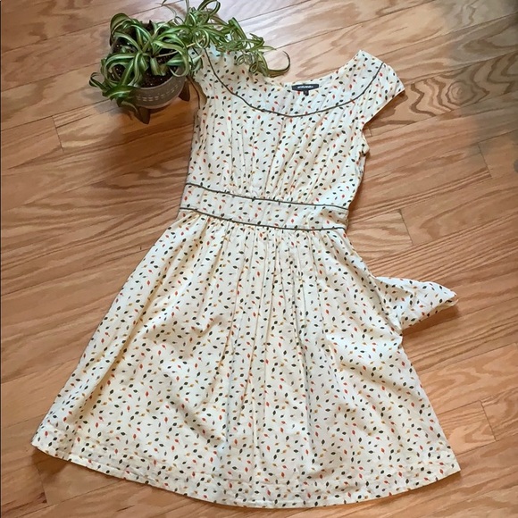 emilyandfin Dresses & Skirts - 🍂 Leaf Print Dress with POCKETS!